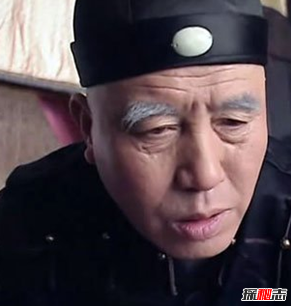 大太監李蓮英死亡之謎墳墓中只見(jiàn)頭顱和長(cháng)辮子(病死或仇家暗殺)